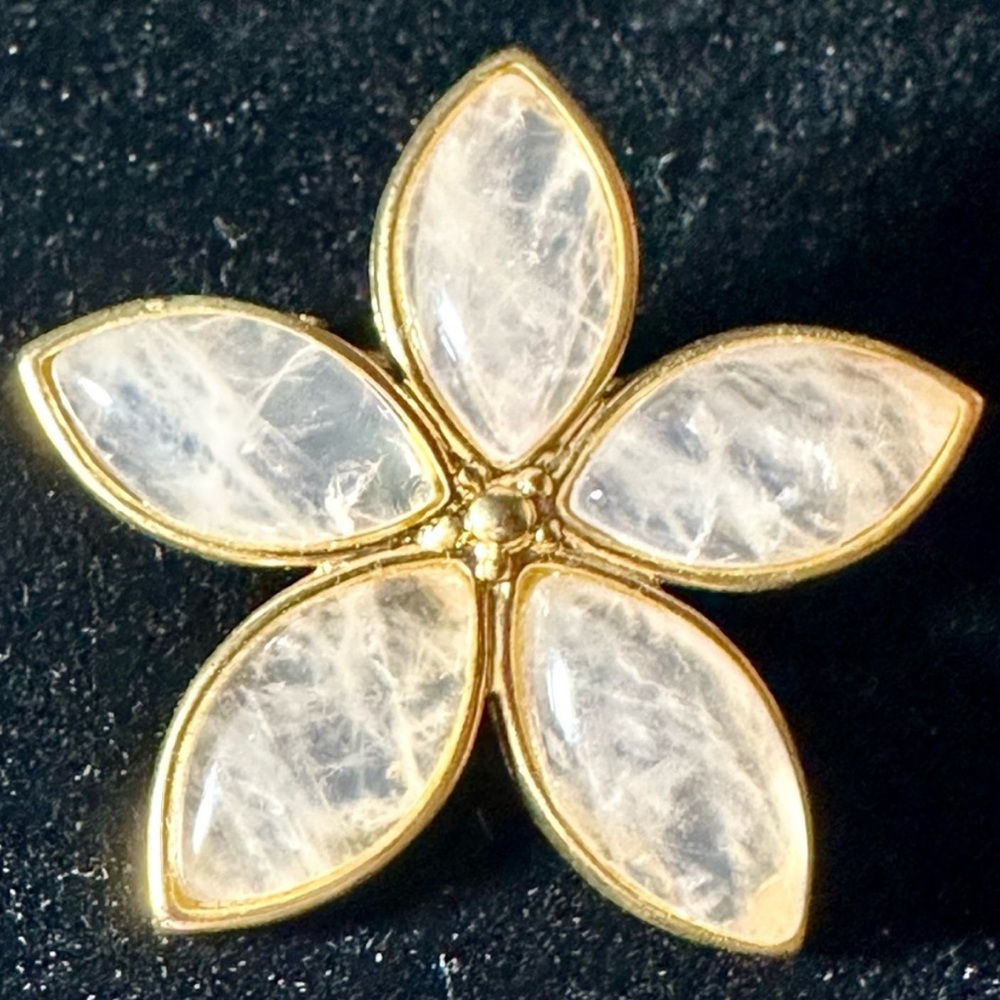 Vintage Jiin Hwa rose quartz flower brooch pin